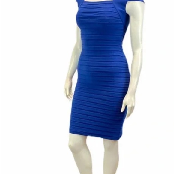 ADRIANNA PAPELL Blue Pleated Dress Sz 10
Excellent Condition. Belt not original - Picture 4 of 5